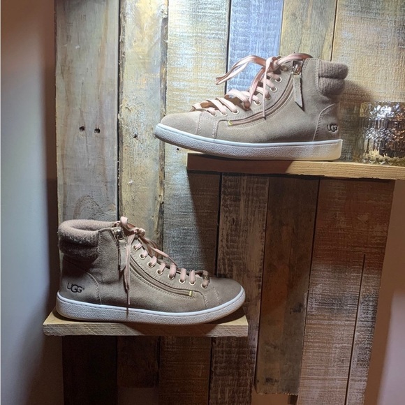 UGG Olive High-Top Sneakers in Brown sz 9 - Picture 1 of 5
